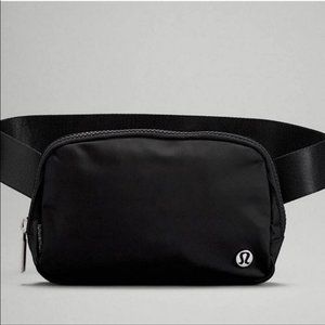 Lululemon Everywhere Belt Bag